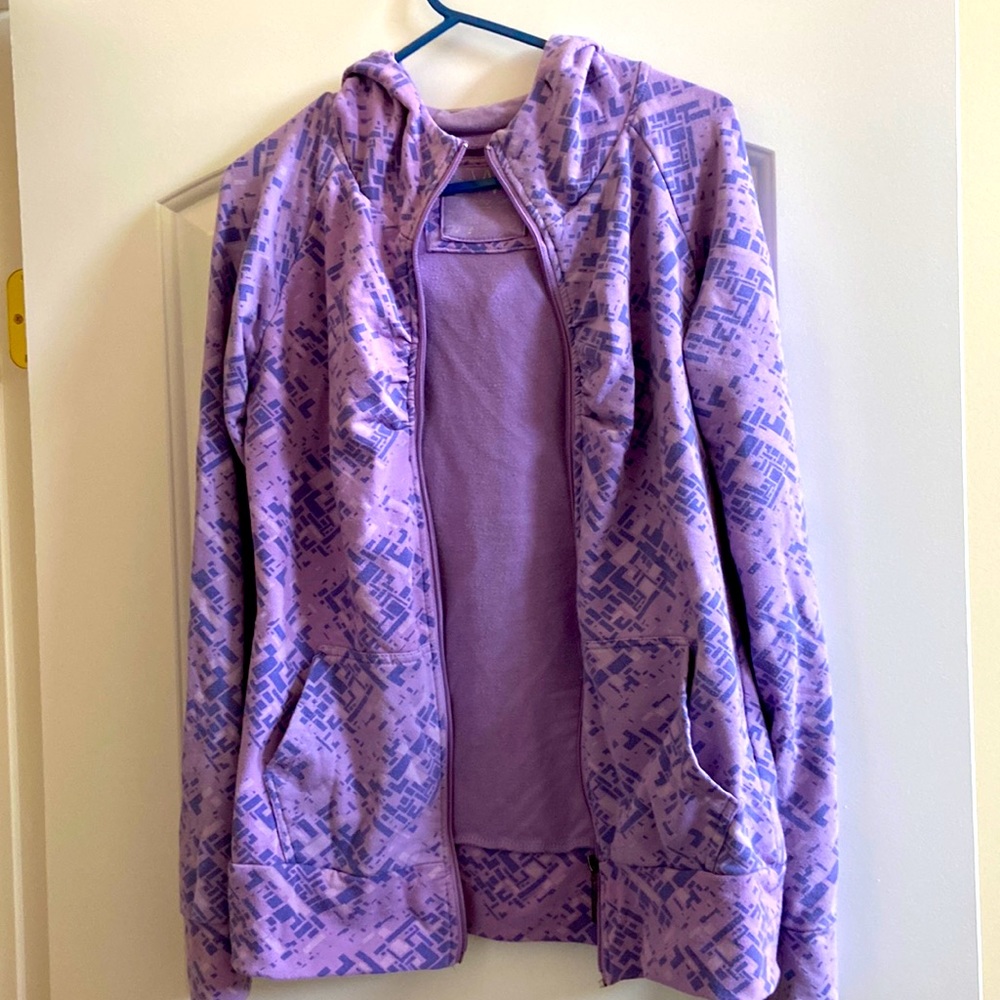 Cute Urban planet hoodie with broken zipper- size L